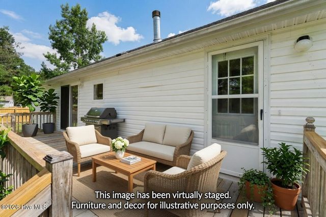 195 Bellhammon Forest Drive, Rocky Point, NC 28457