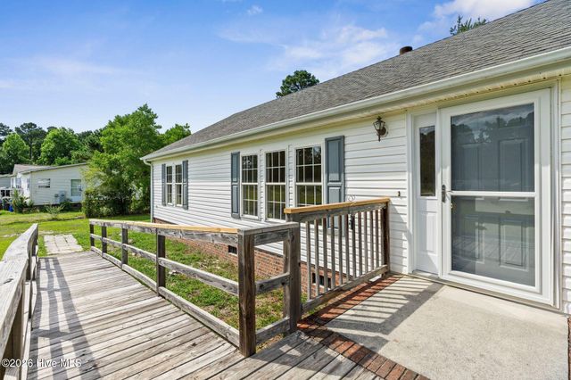195 Bellhammon Forest Drive, Rocky Point, NC 28457