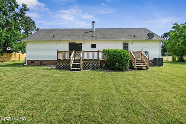 195 Bellhammon Forest Drive, Rocky Point, NC 28457
