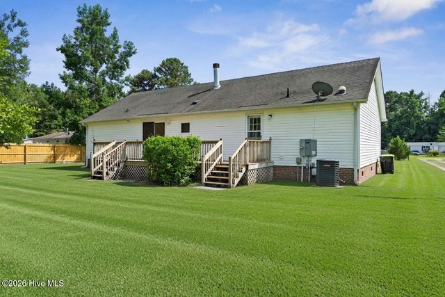 195 Bellhammon Forest Drive, Rocky Point, NC 28457