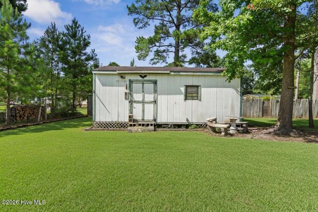 195 Bellhammon Forest Drive, Rocky Point, NC 28457