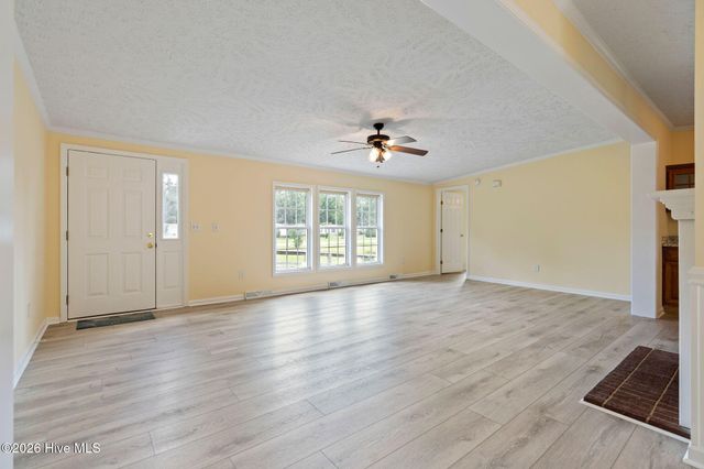 195 Bellhammon Forest Drive, Rocky Point, NC 28457