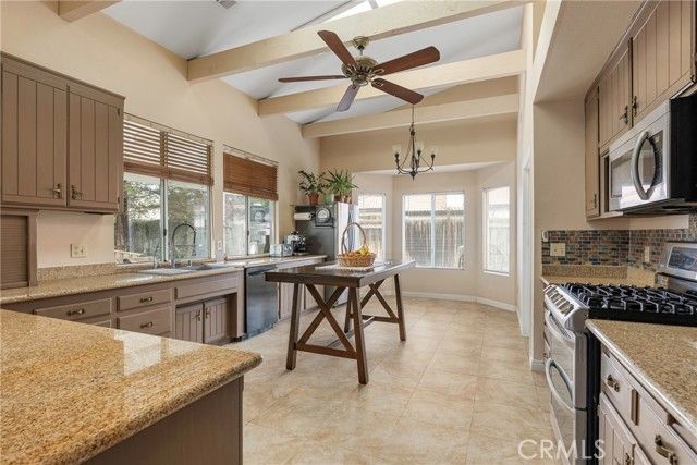 8711 Dalby Court, Bakersfield, CA 93313