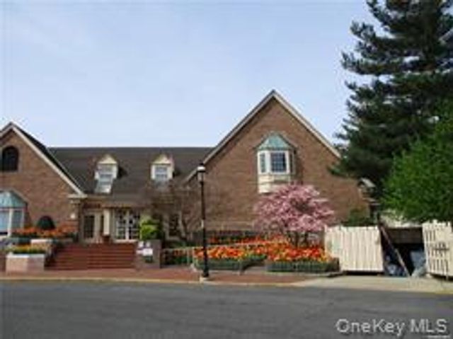 12-32 Diane Place 204 L, Bayside, NY 11360