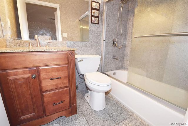 12-32 Diane Place 204 L, Bayside, NY 11360