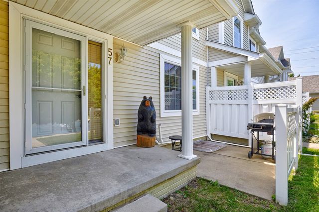 57 SE Meadowlark Court, Waukee, IA 50263