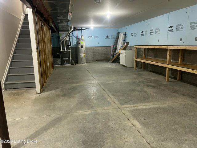 5057 Tealwood Dr, Shelbyville, KY 40065