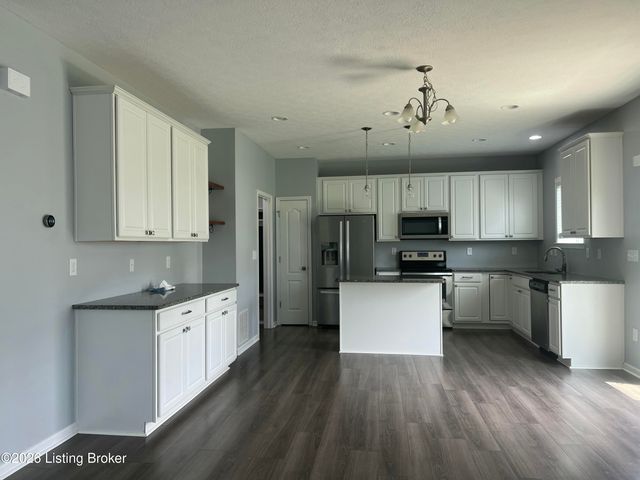 5057 Tealwood Dr, Shelbyville, KY 40065