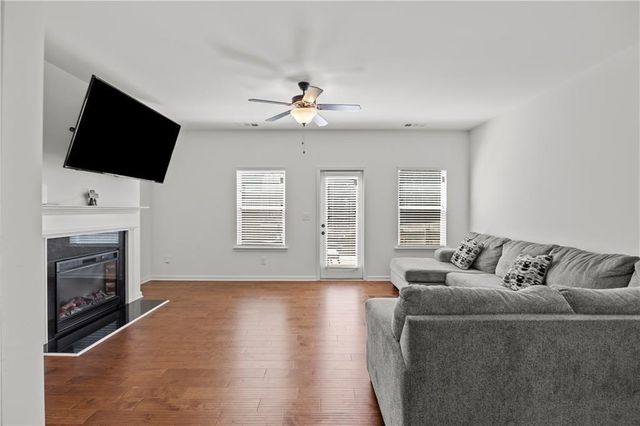 945 Belfry Terrace, Fairburn, GA 30213