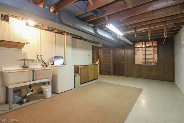 4250 Nottingham Avenue, Austintown, OH 44511