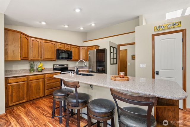 9909 37th Court SE, Olympia, WA 98513