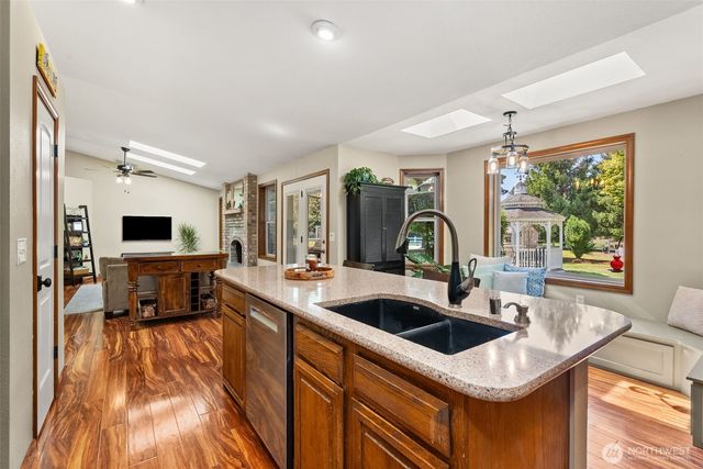 9909 37th Court SE, Olympia, WA 98513