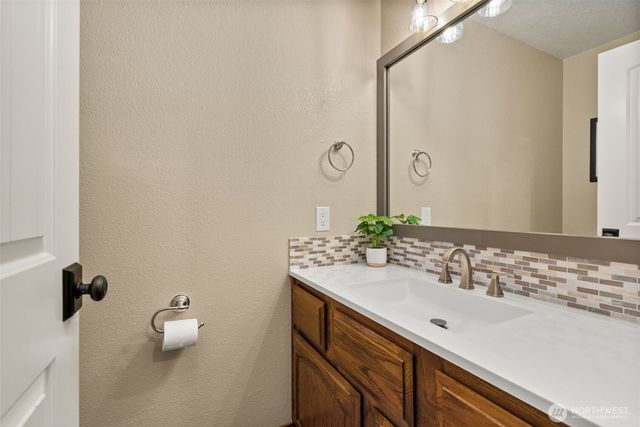 9909 37th Court SE, Olympia, WA 98513