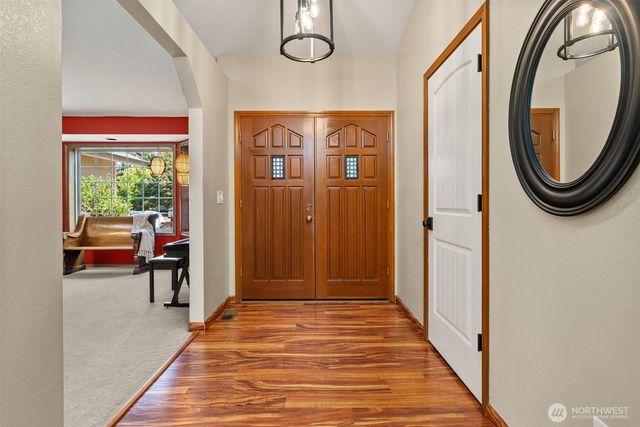 9909 37th Court SE, Olympia, WA 98513
