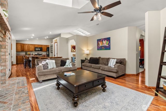 9909 37th Court SE, Olympia, WA 98513
