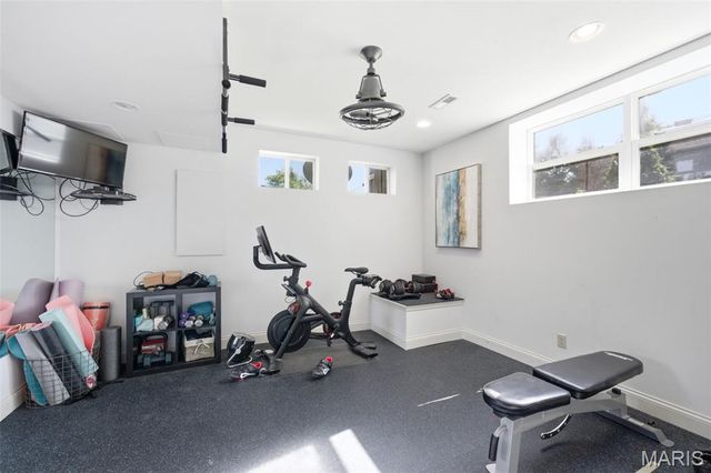 735 Harvest Lane, Olivette, MO 63132