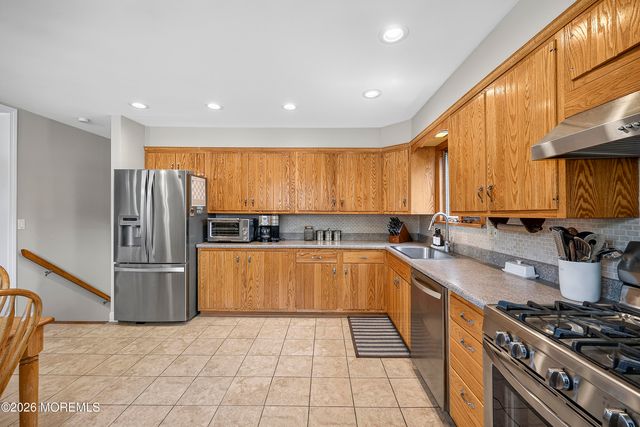 6 Forsgate Drive, Freehold, NJ 07728