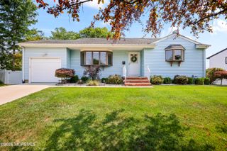 6 Forsgate Drive, Freehold, NJ 07728