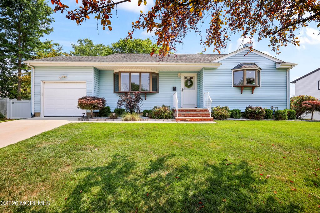 6 Forsgate Drive, Freehold, NJ 07728