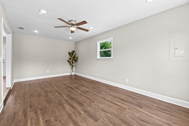 2328 Southampton Drive, Tallahassee, FL 32311