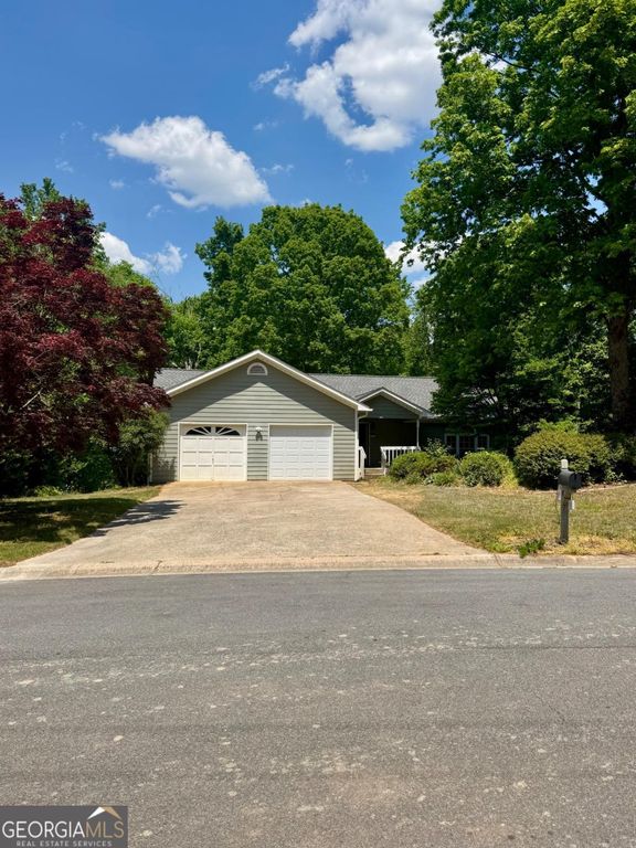 910 Thousand Oaks Drive, Lawrenceville, GA 30043