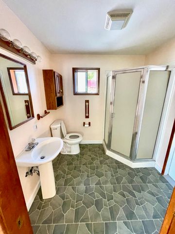 5817 Alva Avenue, Klamath Falls, OR 97603