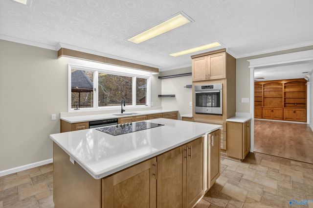 995 Gordon Street, Gadsden, AL 35901