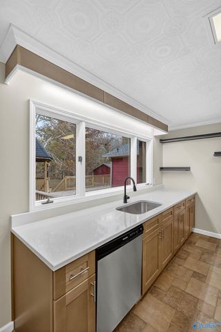 995 Gordon Street, Gadsden, AL 35901