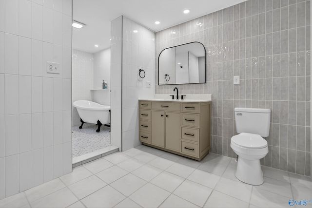 995 Gordon Street, Gadsden, AL 35901