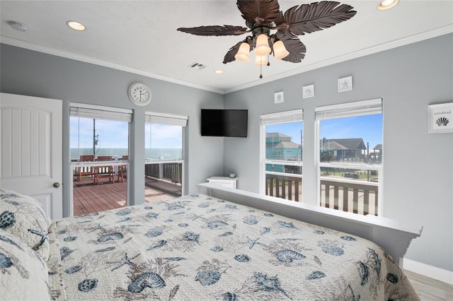 2703 Gillespie, Crystal Beach, TX 77650