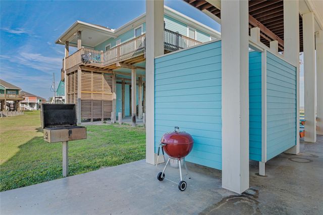 2703 Gillespie, Crystal Beach, TX 77650