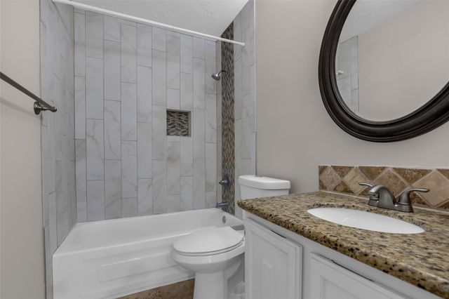 8 Still Glen Court, The Woodlands, TX 77381