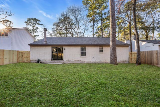 8 Still Glen Court, The Woodlands, TX 77381