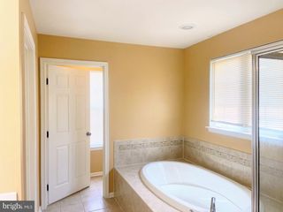 172 S SAVANNA DR, Pottstown, PA 19465