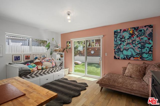 4406 Don Diablo Drive, Los Angeles, CA 90008