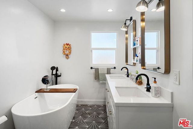 4406 Don Diablo Drive, Los Angeles, CA 90008