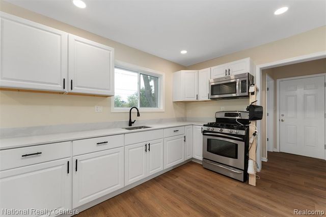 793 Orlando Avenue, Pontiac, MI 48340