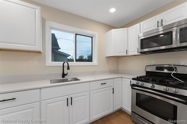 793 Orlando Avenue, Pontiac, MI 48340