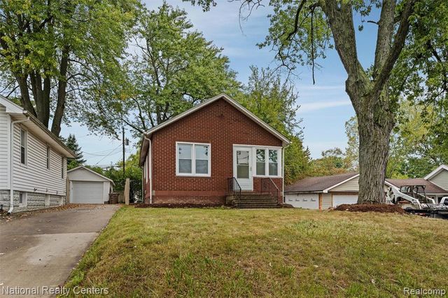 793 Orlando Avenue, Pontiac, MI 48340