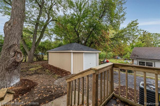 793 Orlando Avenue, Pontiac, MI 48340