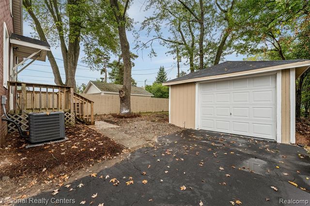 793 Orlando Avenue, Pontiac, MI 48340