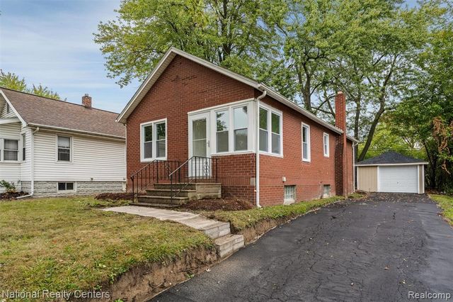 793 Orlando Avenue, Pontiac, MI 48340