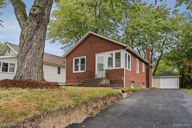 793 Orlando Avenue, Pontiac, MI 48340