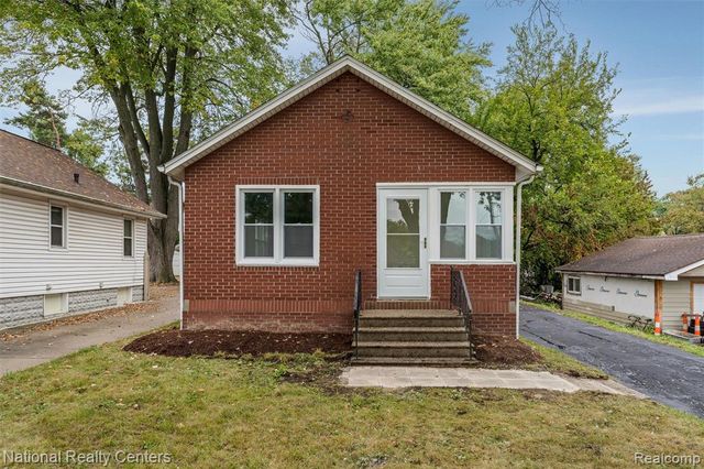 793 Orlando Avenue, Pontiac, MI 48340