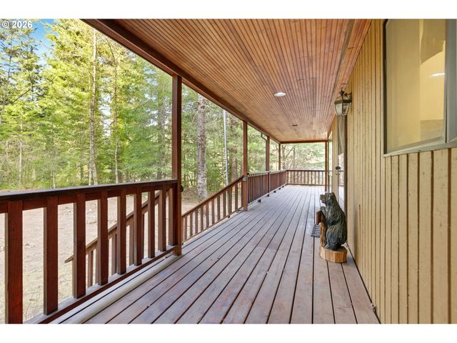 24375 E FAHIE Ln, Welches, OR 97067