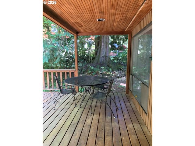24375 E FAHIE Ln, Welches, OR 97067