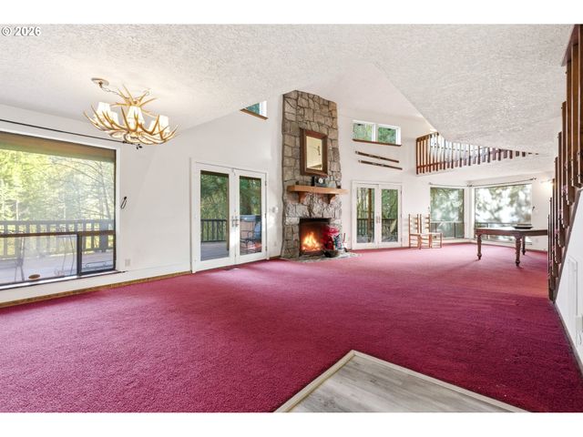 24375 E FAHIE Ln, Welches, OR 97067