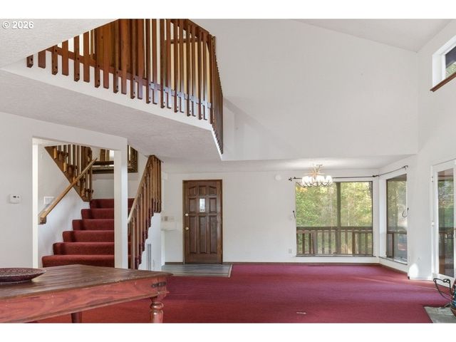 24375 E FAHIE Ln, Welches, OR 97067