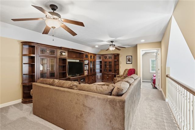 743 Gamble Rd, North Fayette, PA 15071
