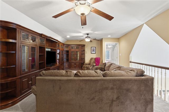 743 Gamble Rd, North Fayette, PA 15071